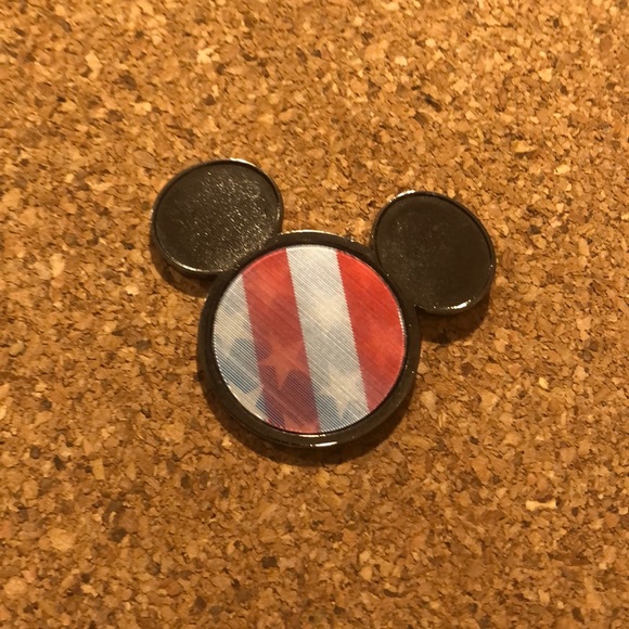 Disney: 3/$15 Mickey lenticular flag - Picture 4 of 4